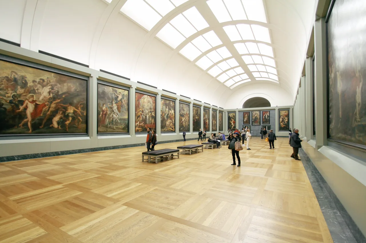 Öffentliches Gebäude mit Ausstellungsräumen